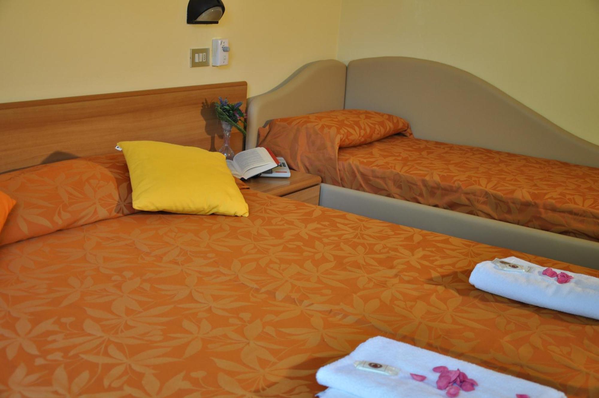 Hotel Festival Rimini Esterno foto