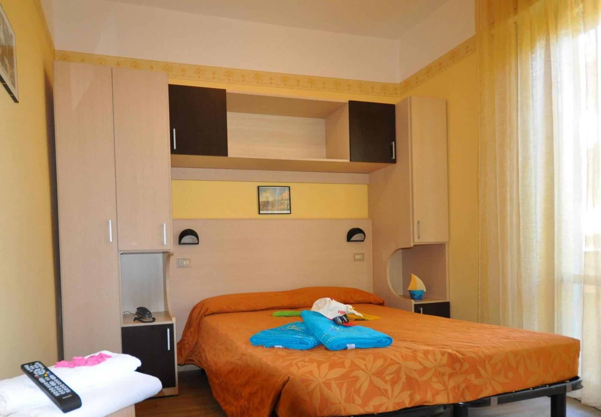 Hotel Festival Rimini Esterno foto