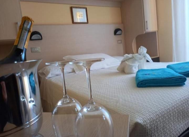 Hotel Festival Rimini Esterno foto