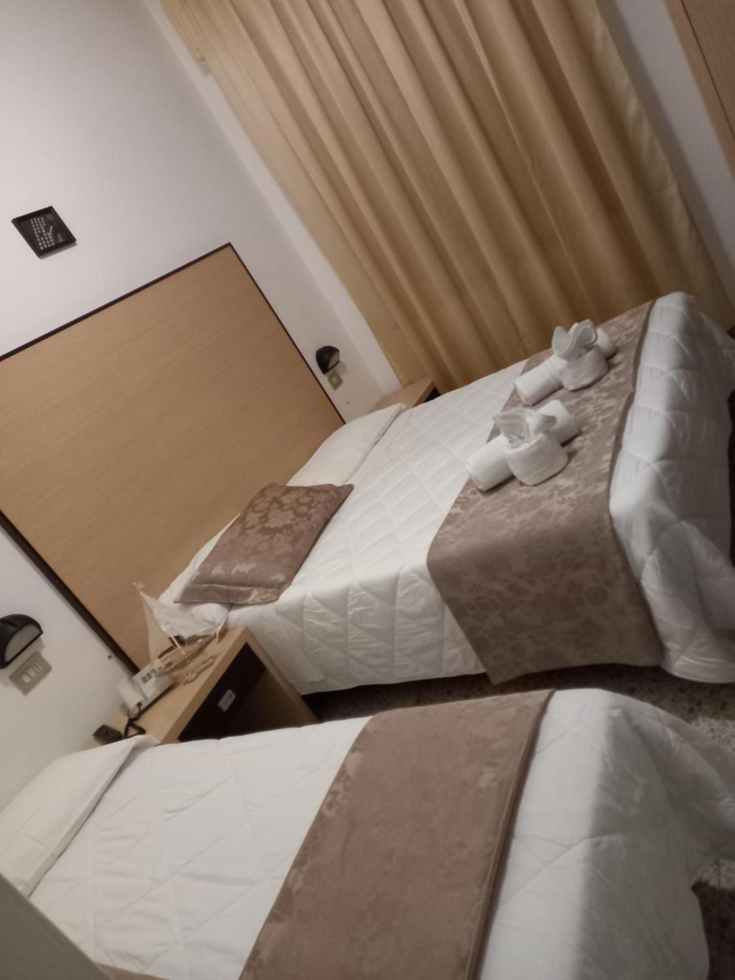 Hotel Festival Rimini Esterno foto