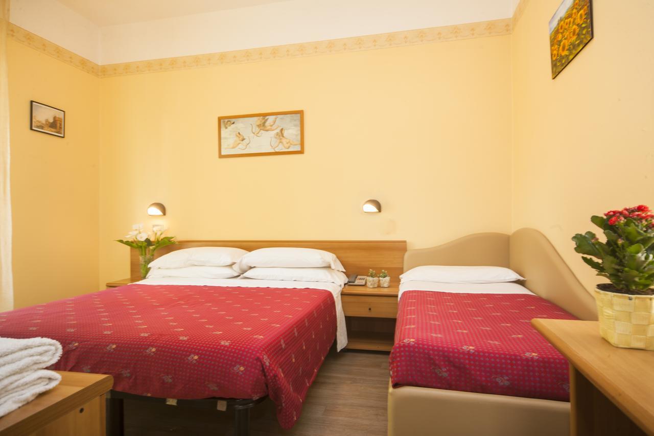 Hotel Festival Rimini Esterno foto