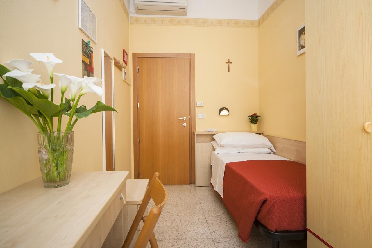 Hotel Festival Rimini Esterno foto
